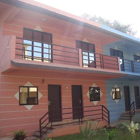 Pali Beach Resort Mālād Kültér fotó