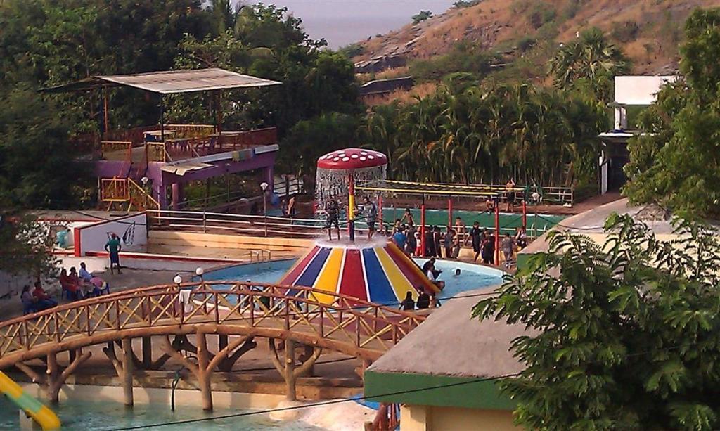 Pali Beach Resort Mālād Kültér fotó